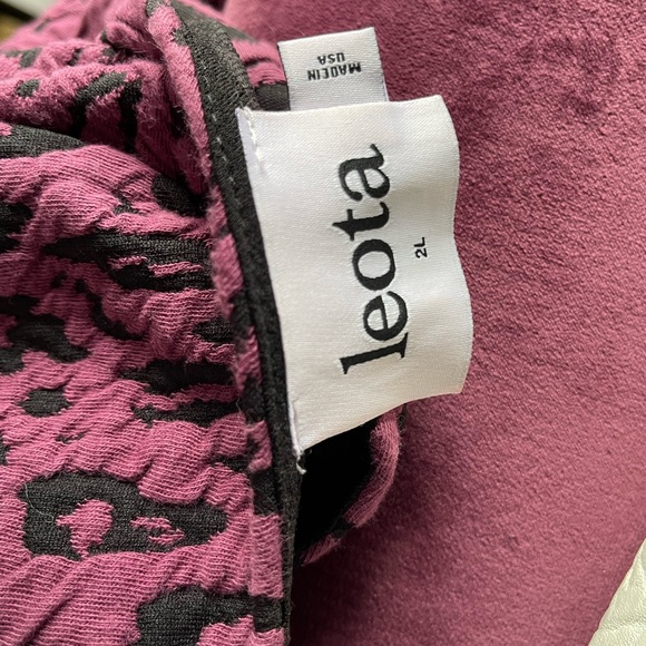 Leota purple leopard knit stretch 2x plus dress - Picture 2 of 2